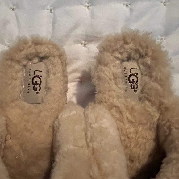 Ugg size 10 tan suede clogs like new - Picture 3 of 4